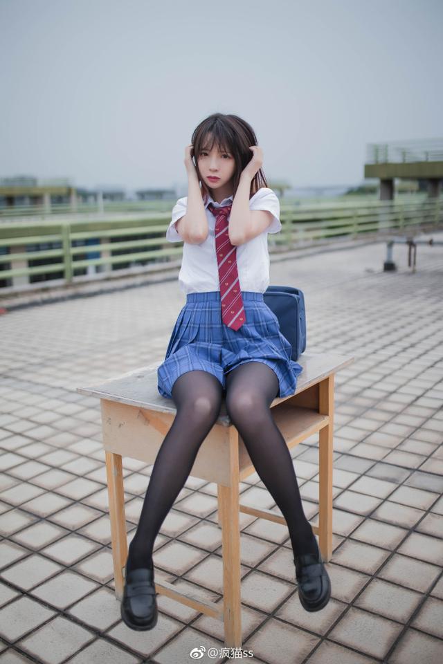 xwv7LB2S8Iv8BL8B.jpg