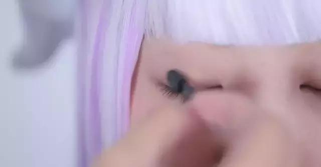 mFYONuZEEUifSnee.jpg