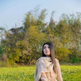 ����ѧУ��У����໨������Ŀ��������Ů����