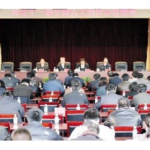 ѧУ�ٿ�ȫУ��ʦ�ɲ���ᴫ��ȫ���˴���龫�� ����ѧУ2011�깤��<br>