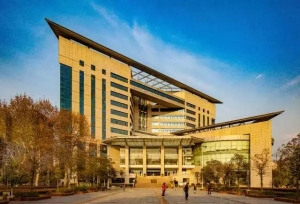 ������ѧ2018�격ʿ�о����������·�����23��רҵ������70����