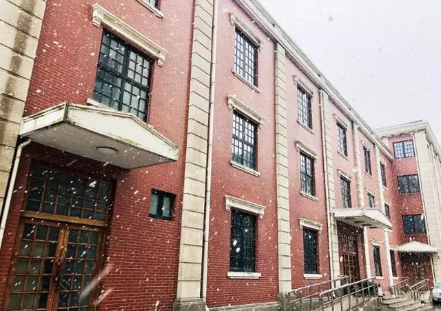 沪上19所高校晒雪景！其中有你的母校吗？