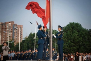 3��˫һ����ѧ�����˳����������У�׷׼��룬��Ĵ�ѧ�ϰ�û
