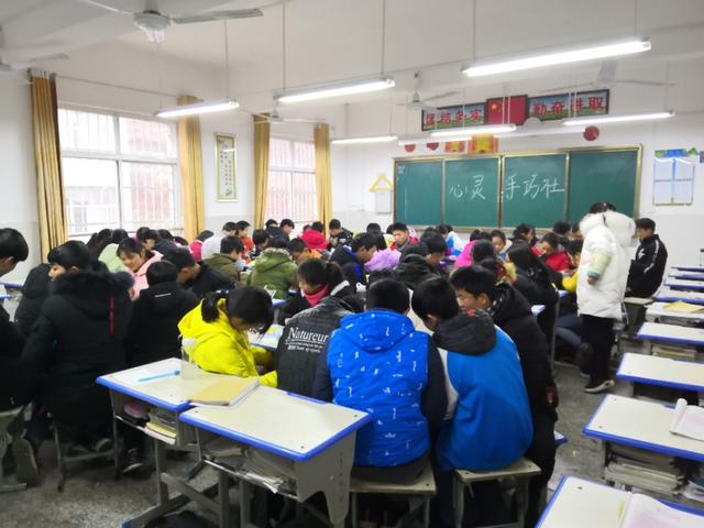 盛湾一中周六社团活动