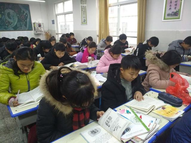 盛湾一中周六社团活动