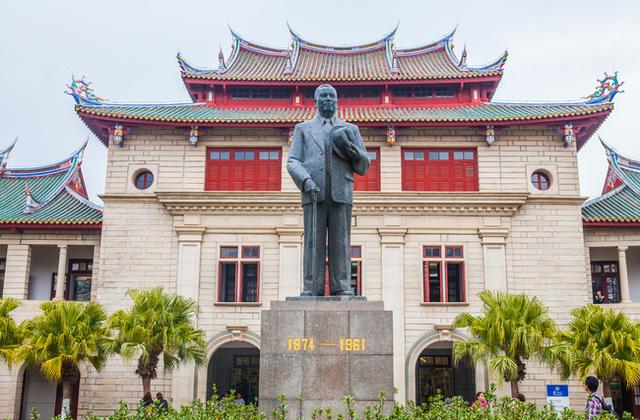 我国有“网红高校”之称的2所985，第2所排名直逼北大？