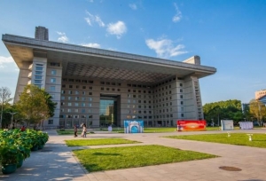 �������������ķصأ��ֽ���������У��һ��������ѻ�����