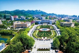 �ൺ��ѧ�����쵼��һ�����ǰ�����