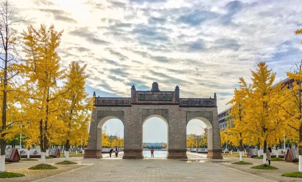 �ƻ�����1900�����ң�����2021�격ʿ�����³̷���